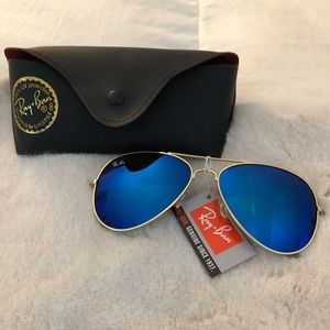 Blue Ray Ban Aviators and Case (fake)